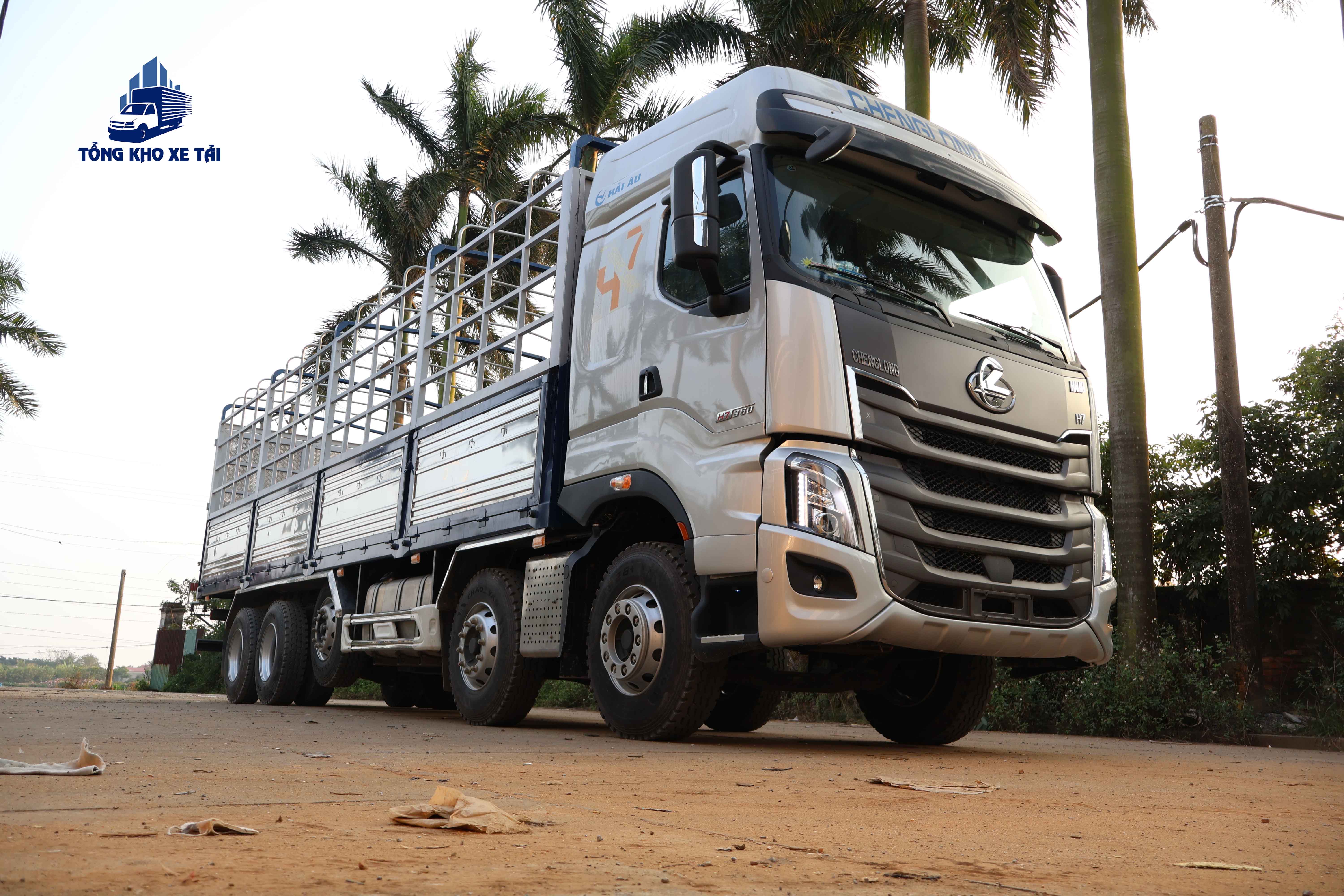 XE TẢI 5 CHÂN CHENGLONG H7 360Hp THÙNG MUI BẠT ĐỜI 2026